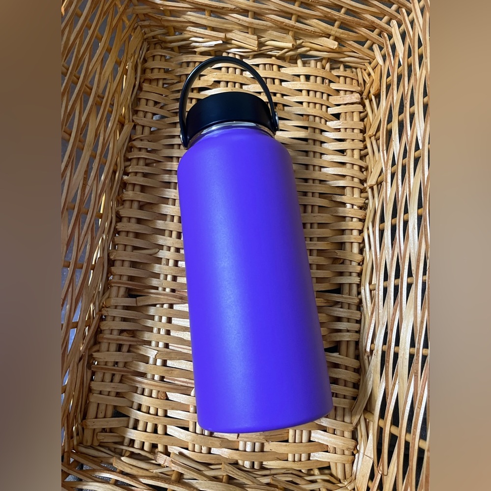 Hydro Flask - Picture 2 of 3